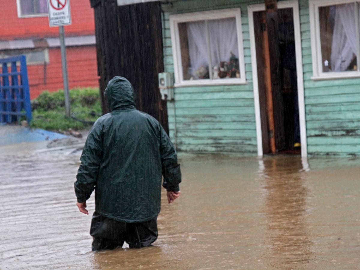 Ciclón extratropical en Chile: 8 comunas confirman suspensión de clases en colegios municipales en la región del Biobío