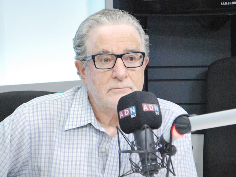Economista Roberto Zahler: «El coronavirus generó un cambio muy dramático a nivel mundial»