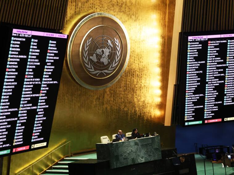 La votación por amplia mayoría a favor de un alto al fuego humanitario en Gaza, realizada en la Asamblea General de la ONU en la sede central en Nueva York