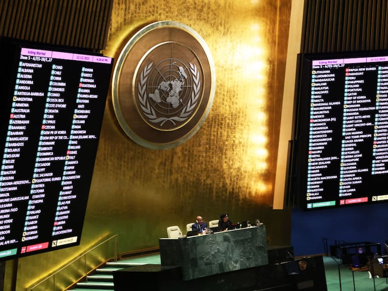 La votación por amplia mayoría a favor de un alto al fuego humanitario en Gaza, realizada en la Asamblea General de la ONU en la sede central en Nueva York