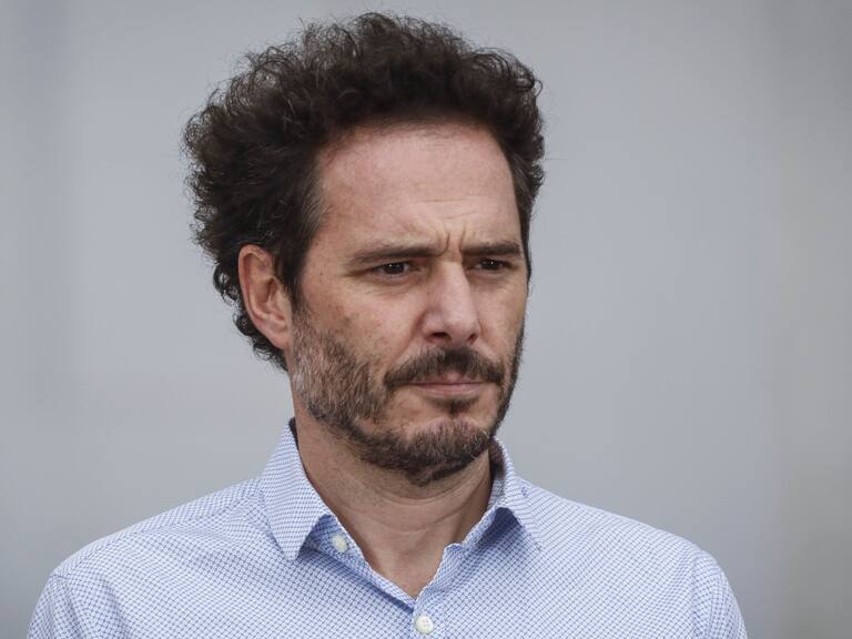 18 de marzo del 2020/SANTIAGOHernan Larrain Matte, presidente de Evopoli, participa del punto de prensa, tras la finalización de la reunión con el Presidente de la Republica, en el Palacio de la Moneda.
FOTO: SEBASTIAN BELTRAN GAETE/AGENCIAUNO