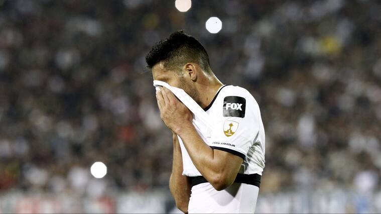 20 de Septiembre 2018Juan Manuel Insaurralde, se lamenta tras la derrota durante el partido por los cuartos de final ida de la Copa Conmebol Libertadores entre Colo Colo vs Palmeiras, disputado en el Estadio Monumental
FOTO: RODRIGO SAENZ/AGENCIAUNO
