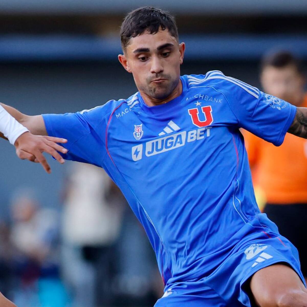 El Superclásico 197 entre Universidad de Chile y Colo Colo se vio afectado por una temprana lesión de Nicolás Ramírez