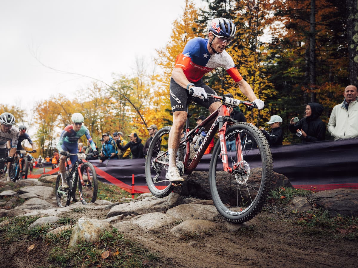 Martín Vidaurre cierra la temporada con su tercer podio seguido en el Circuito Mundial de ciclismo cross country