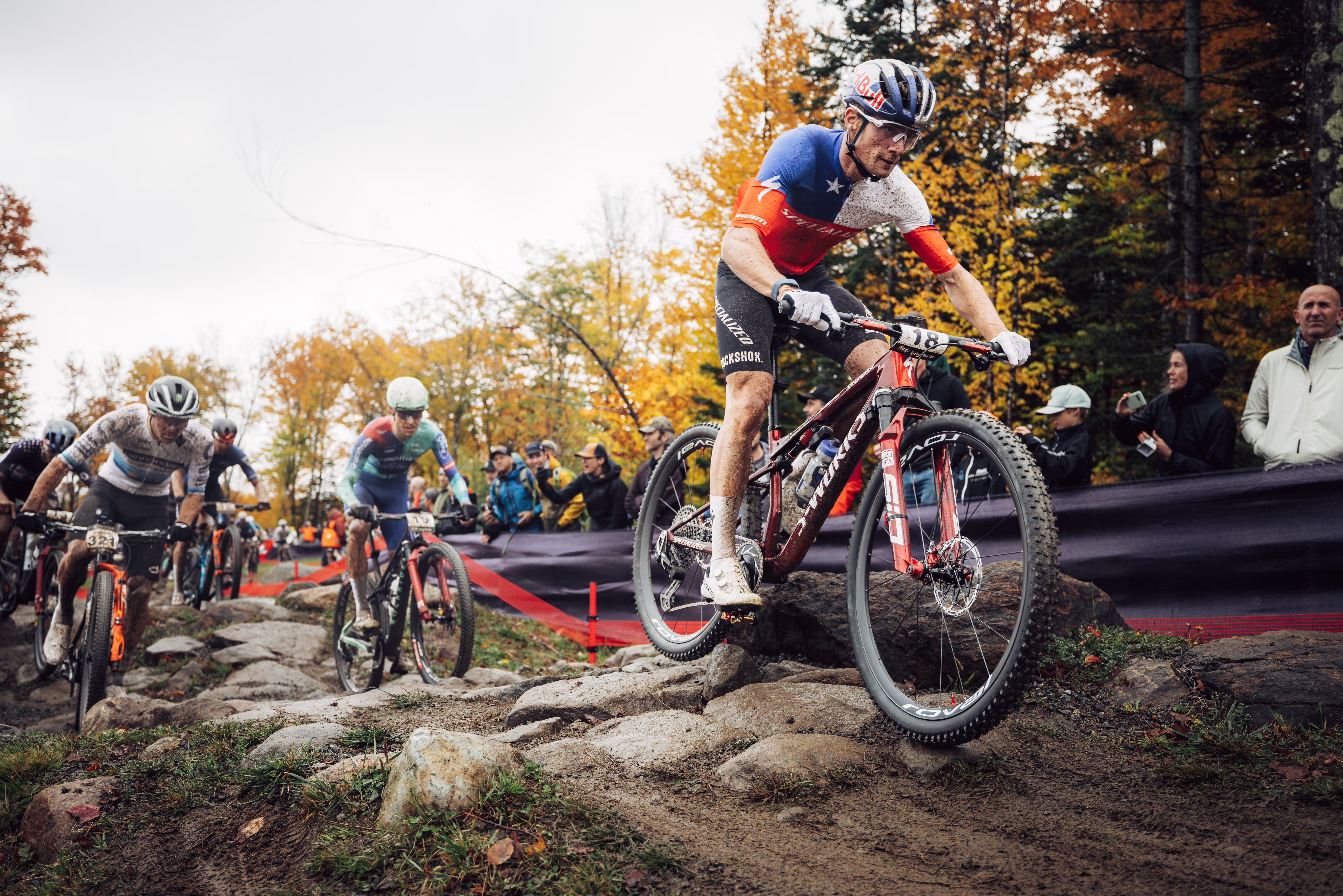 Martín Vidaurre cierra la temporada con su tercer podio seguido en el Circuito Mundial de ciclismo cross country