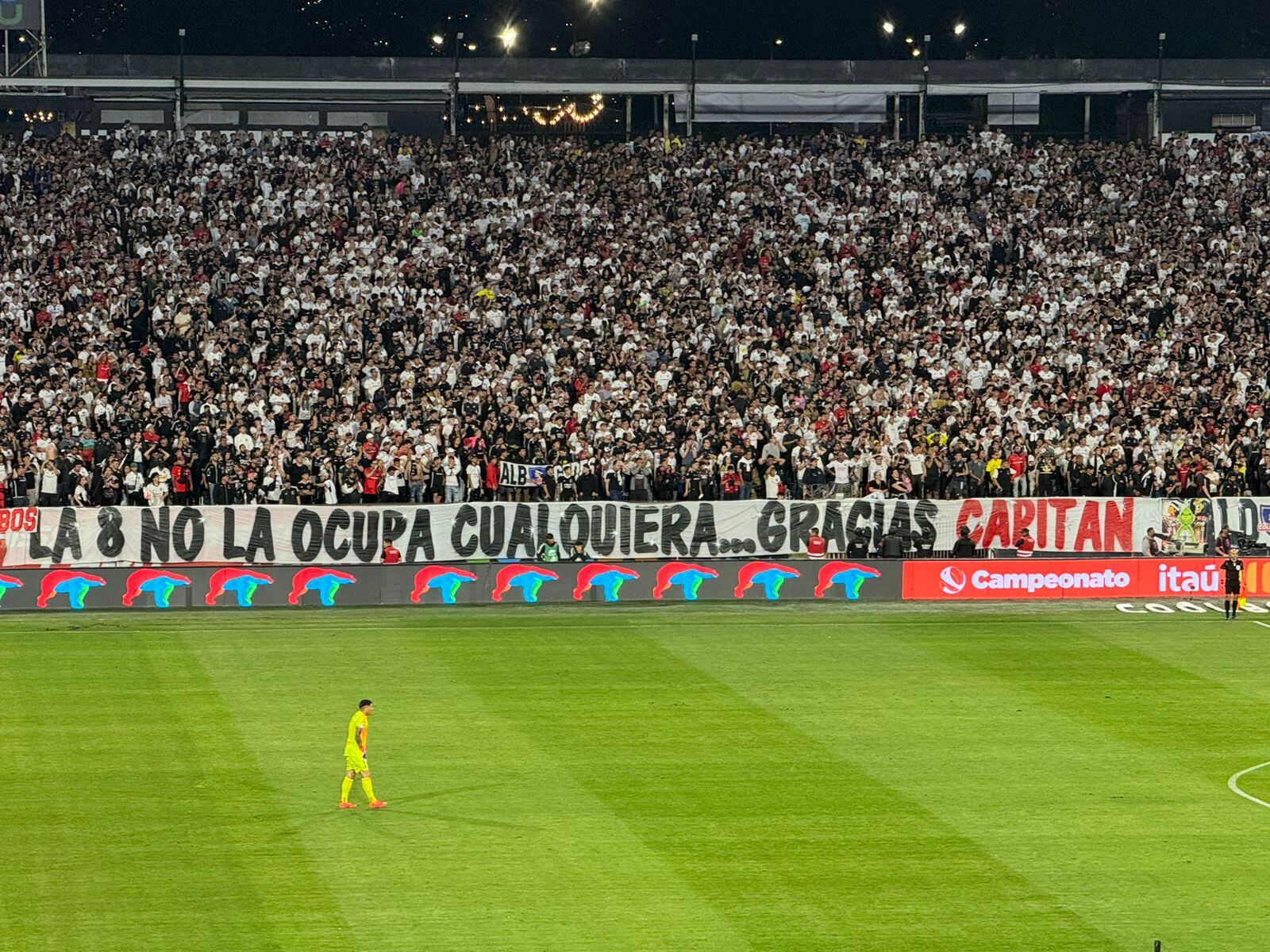 El lienzo de los hinchas para Esteban Pavez | ADN