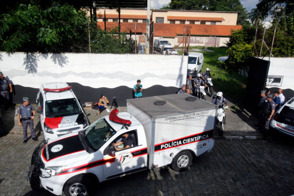 Forenses llegan a una escuela en Sao Paulo / Archivo