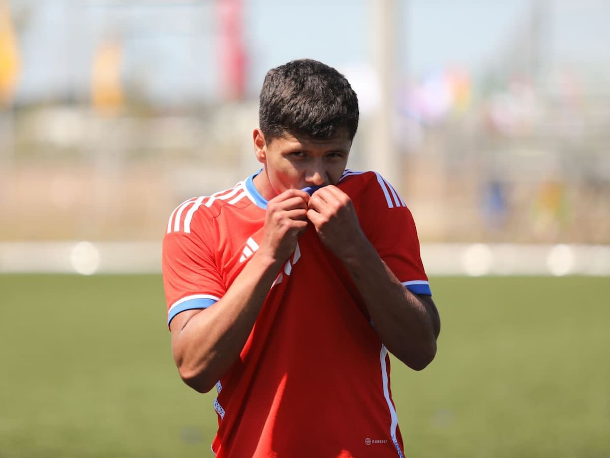Sorpresa en el fútbol chileno: ex seleccionado nacional se retiraría de la actividad a sus 21 años