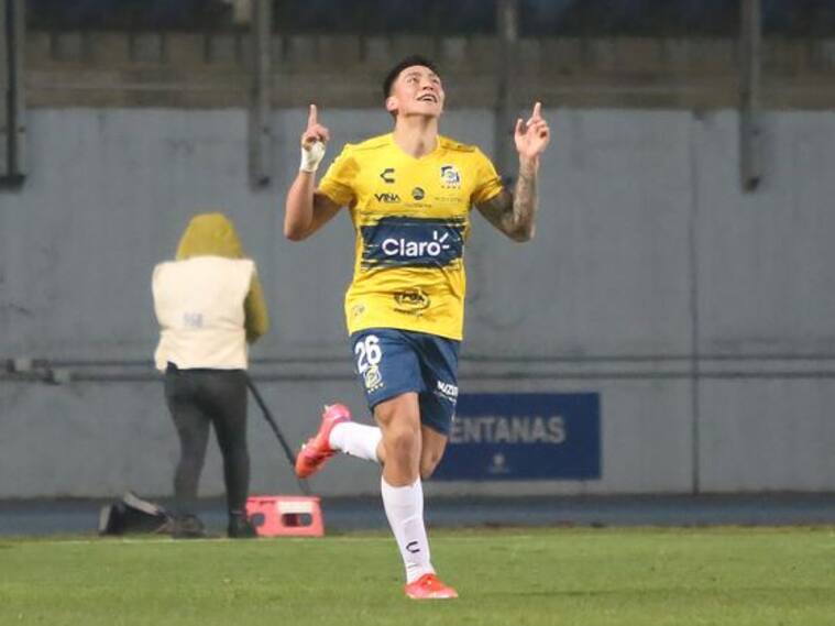 Sebastián Pereira y el presente de Everton: "Todos tienen la humildad para pelarse el lomo en cada partido"