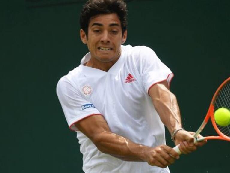 Novak Djokovic inmortalizó foto con Cristian Garin tras su sólido triunfo por los octavos de final de Wimbledon