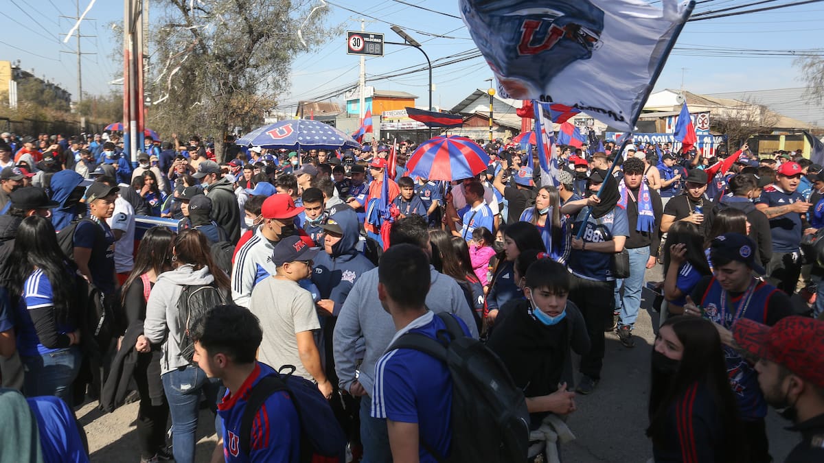 Interrumpieron la serie de Copa Davis: hinchas de la U provocaron graves desmanes en los alrededores del Estadio Nacional