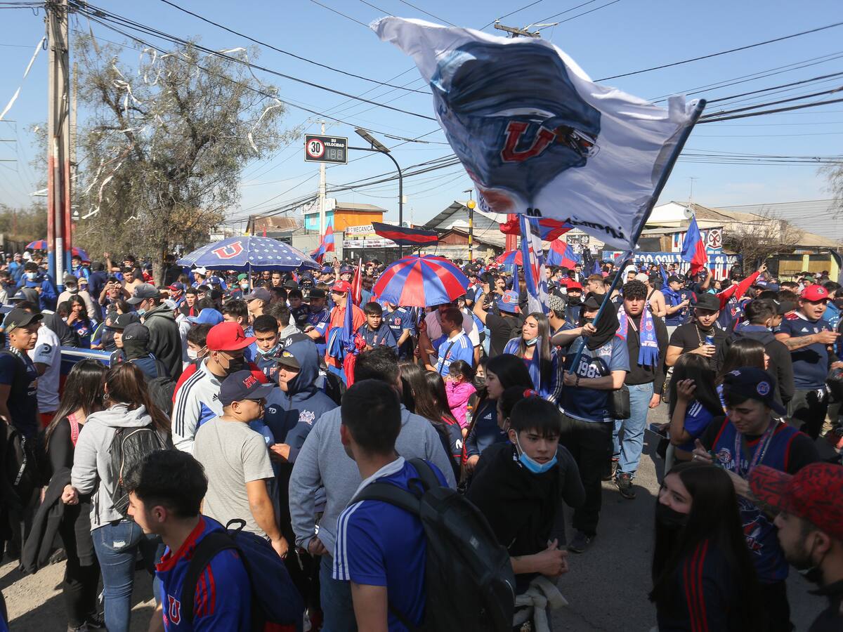 Interrumpieron la serie de Copa Davis: hinchas de la U provocaron graves desmanes en los alrededores del Estadio Nacional