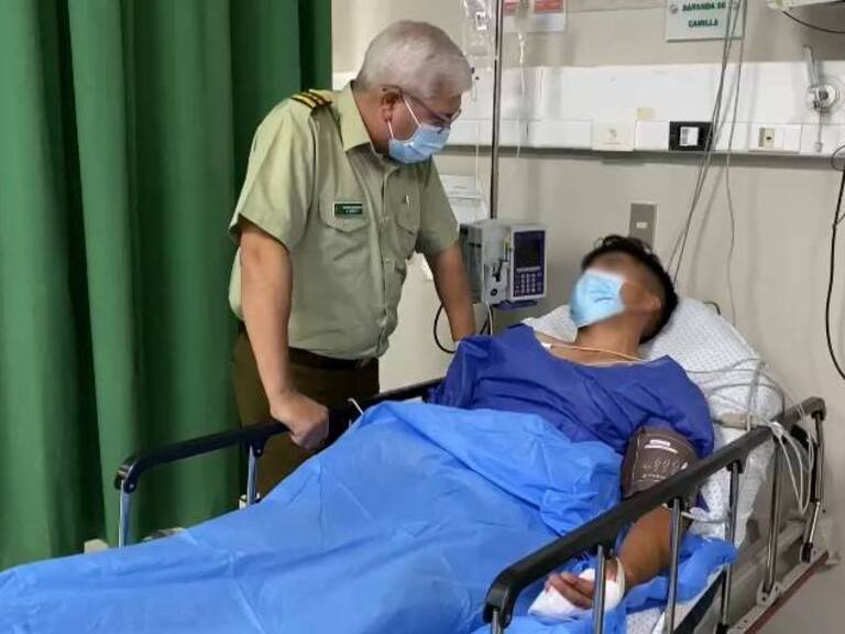 «Vamos a seguir combatiendo la delincuencia porque la gente así lo necesita»: General Ricardo Yáñez visita a los funcionarios baleados en La Florida