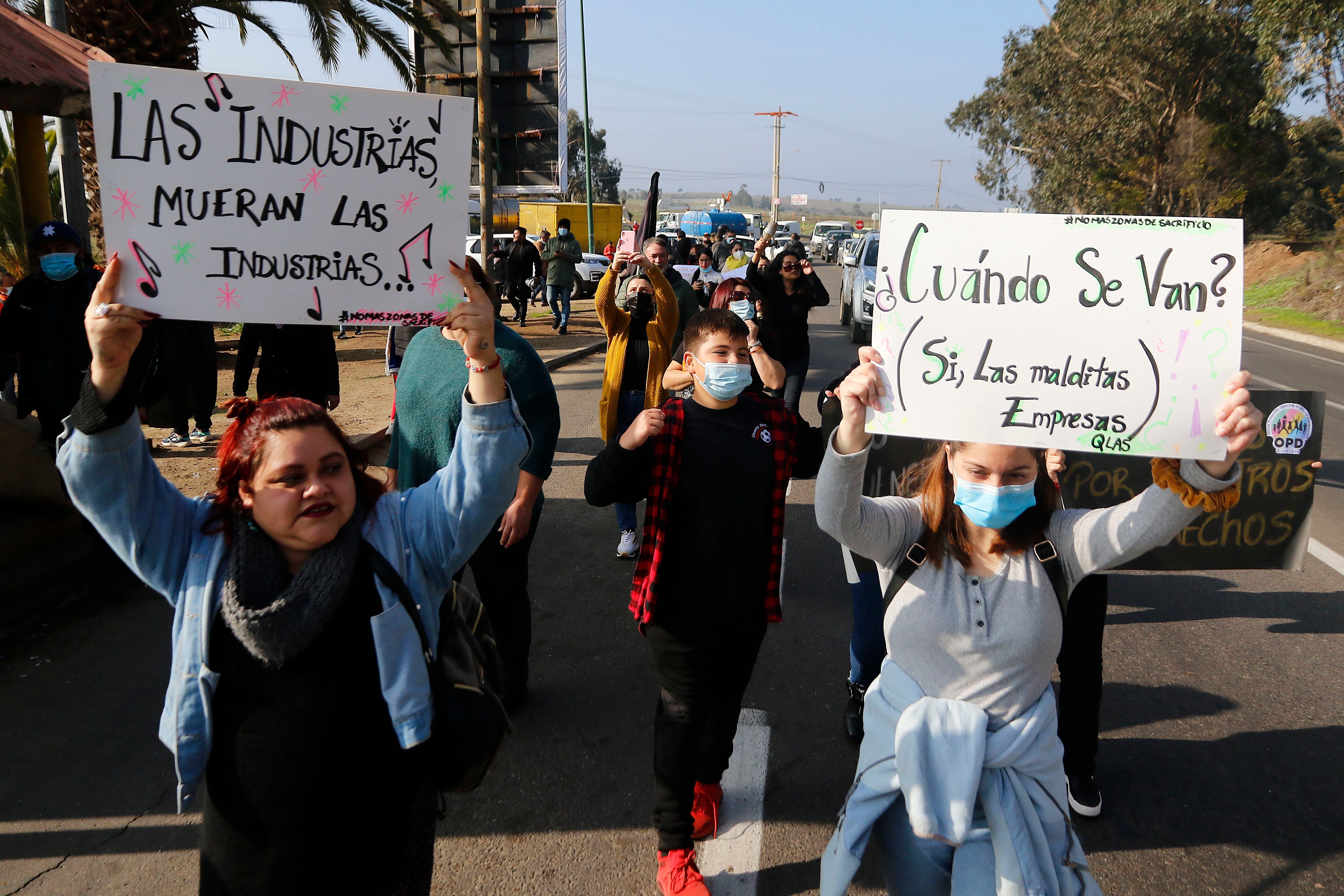 Los manifestantes marchando hacia el cordón industrial de la zona. / Agencia Uno.