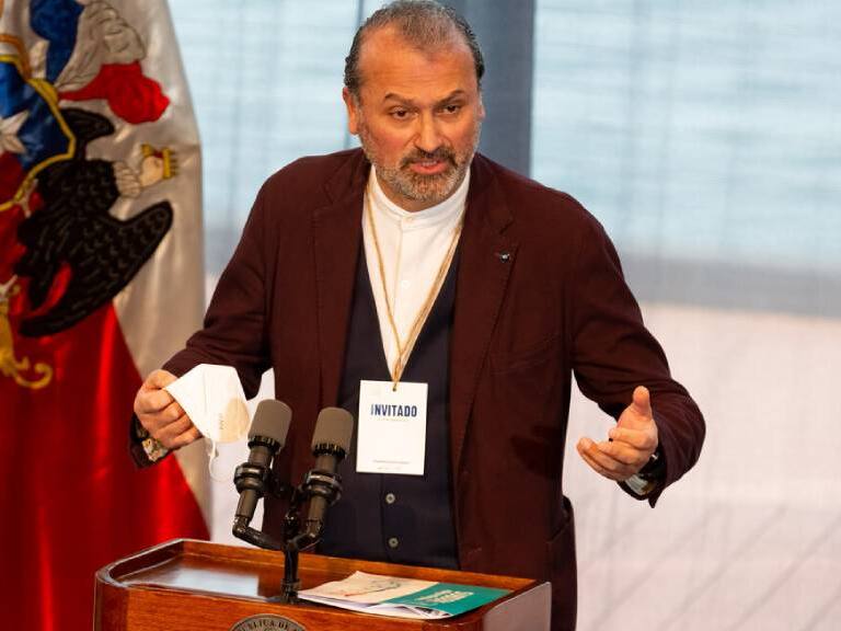 Gobernador de Los Lagos bajo la lupa por transferencias millonarias a fundaciones