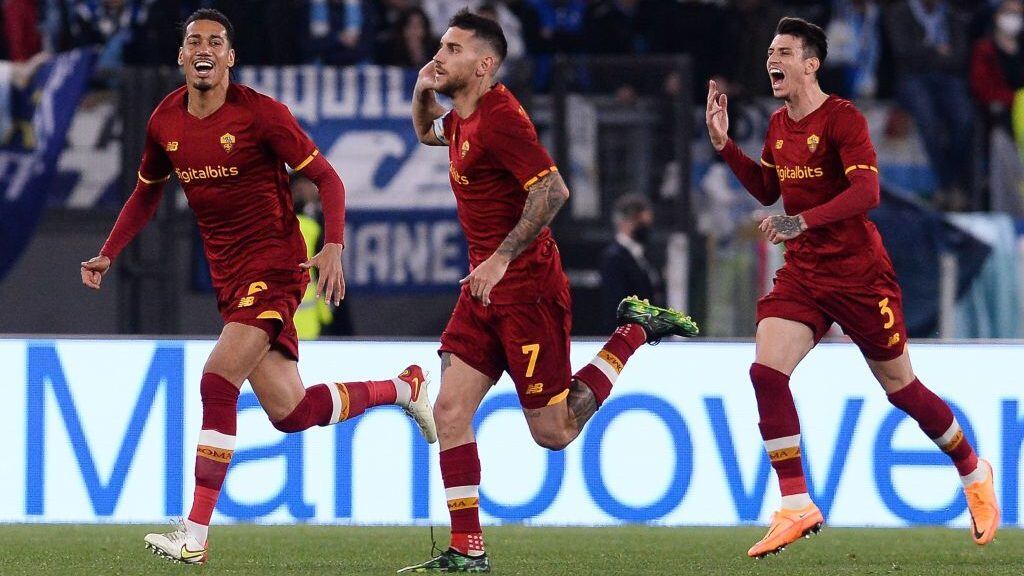 El golazo que selló el triunfo de Roma sobre Lazio en la Serie A de Italia