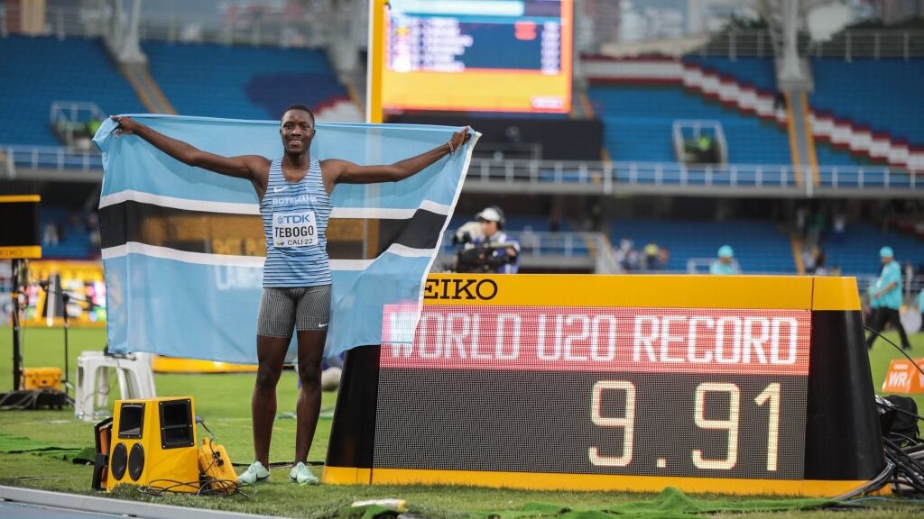 ¿Será el sucesor de Usain Bolt? Letsile Tebogo rompe el récord juvenil de los 100 metros planos