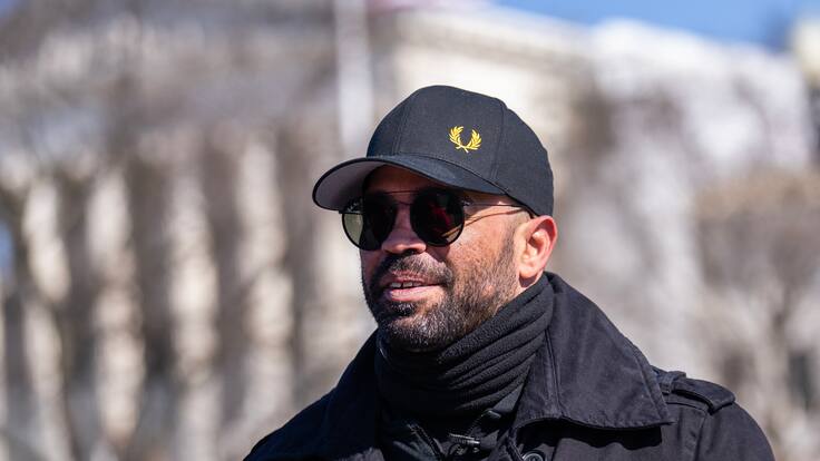 Miembros de Proud Boys demandan al gobierno de EE.UU. por US$100 millones tras condenas por asalto al Capitolio