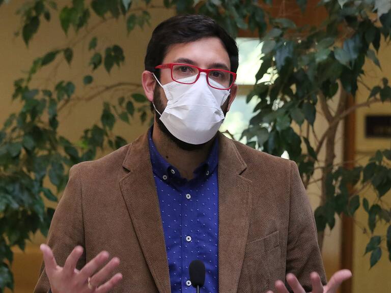 Costanera Center: Miguel Crispi solicita respuesta del ministro de Salud