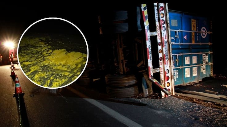 Alerta en Arica: camión con 21 toneladas de aceite de soja vuelca y derrama todo su contenido en el Lago Chungará