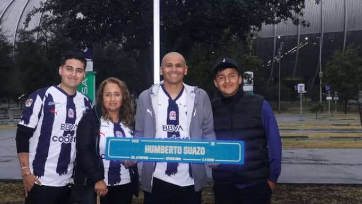 Humberto “Chupete” Suazo recibe el mayor reconocimiento por parte del Monterrey: legado eterno en México