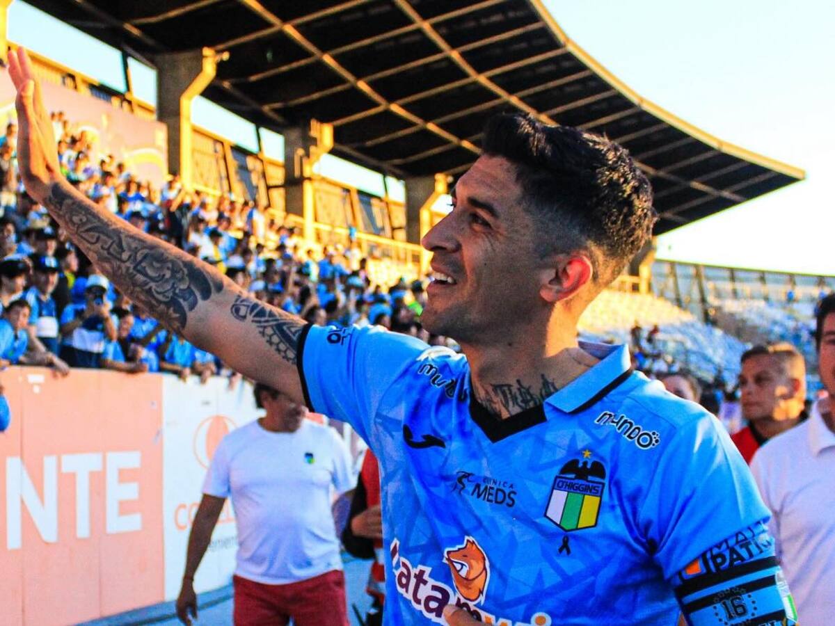 Le duró poco el retiro: aseguran que “Tucu” Hernández tiene nuevo club tras su salida de O’Higgins