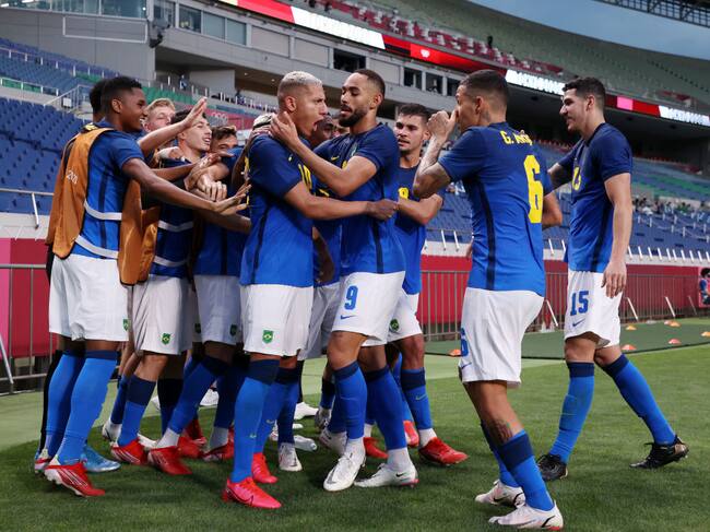 La selección brasilera celebra su clasificación a cuartos de los JJOO 2020
