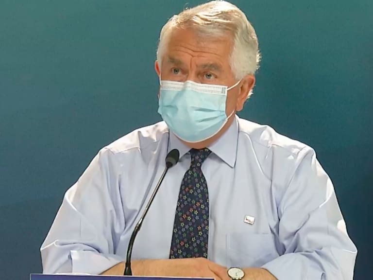 Ministro Enrique Paris en el peor momento de la pandemia