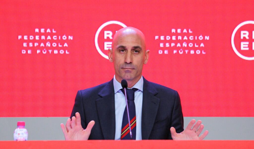 Luis Rubiales insiste en su inocencia por el beso a Jenni Hermoso: "He sufrido un linchamiento político y mediático sin precedentes"