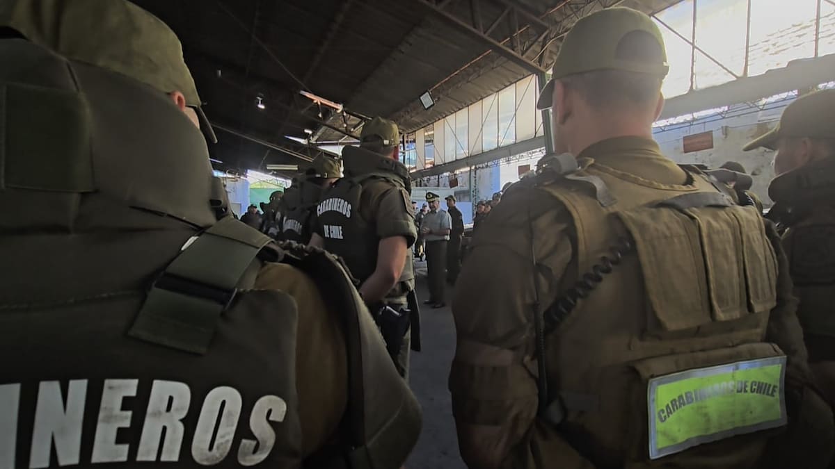 Carabineros despliega megaoperativo antidrogas en Santiago: hay 23 detenidos y 20 kilos de droga incautados