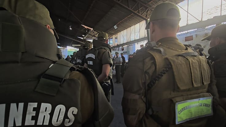 Carabineros despliega megaoperativo antidrogas en Santiago: hay 23 detenidos y 20 kilos de droga incautados