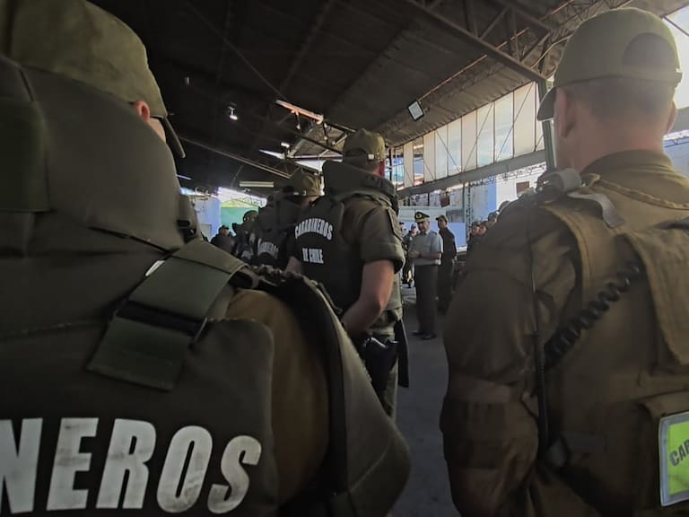 Carabineros despliega megaoperativo antidrogas en Santiago: hay 23 detenidos y 20 kilos de droga incautados