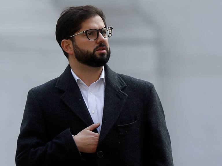 Contraloría da cinco días hábiles al Presidente Boric para responder a requerimiento por probidad tras reunión con el PS