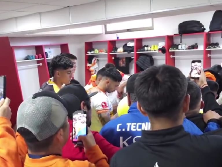 La estremecedora arenga del capitán de Cobreloa antes de lograr el ascenso: "Jueguen con el alma y van a quedar en la historia"