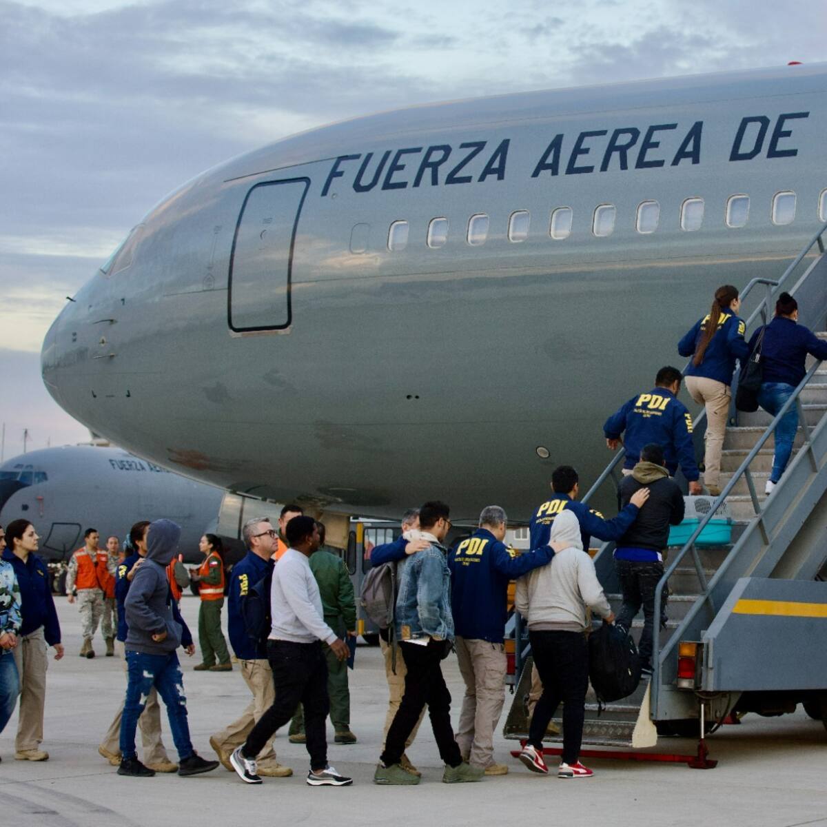 Entre la urgencia y el debido proceso: Suprema advierte graves falencias en proyecto del gobierno para expulsión de extranjeros