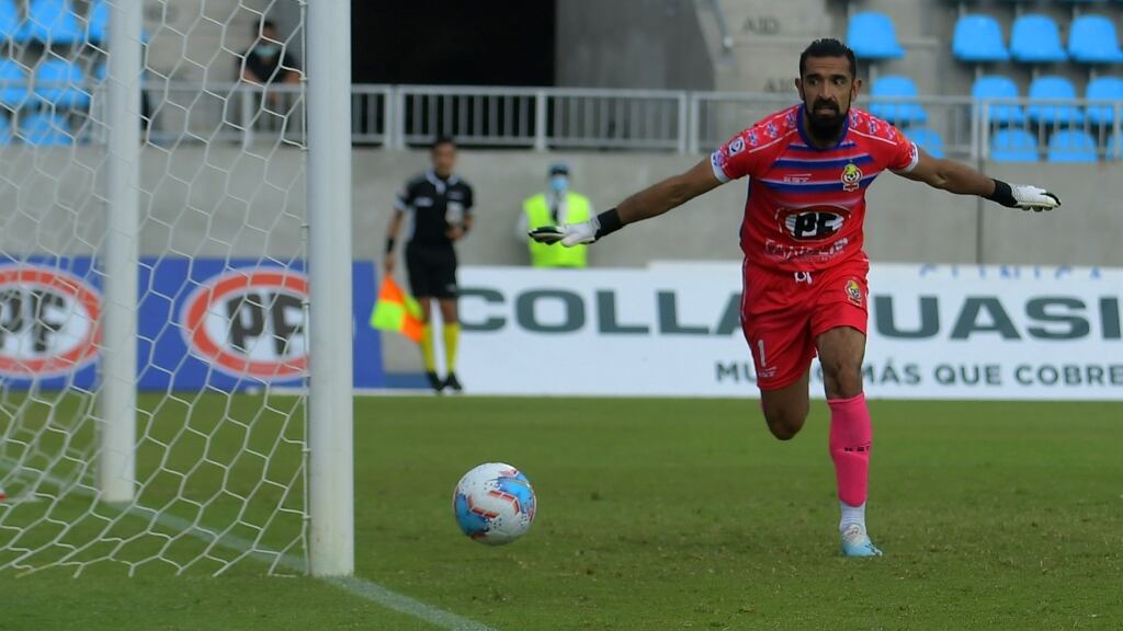 Jorge Deschamps lamenta la no autorización de El Cobre para Copa Sudamericana: "Tendremos gastos extra y no se puede pagar multa"