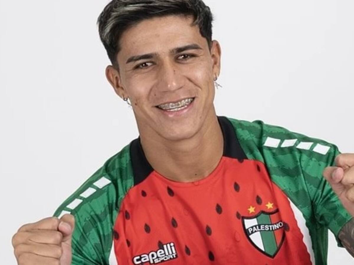 “Inspirada en la sandía”: la inesperada camiseta conmemorativa que lanzó Palestino para este 2025