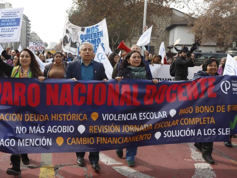 Colegio de Profesores definirán este viernes un posible paro nacional indefinido tras «falta de respuesta» del Mineduc