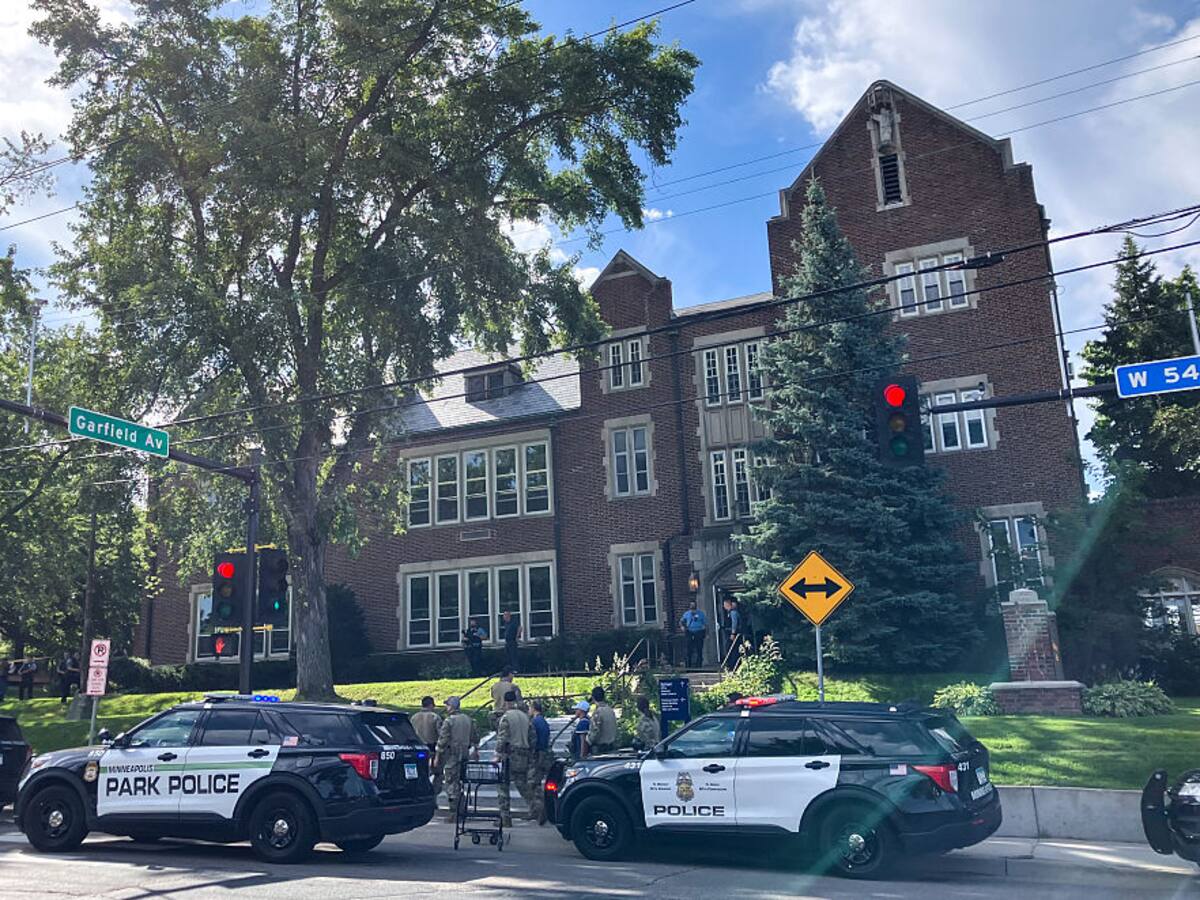 Tiroteo en escuela católica deja al menos dos muertos y una veintena de heridos en Minneapolis