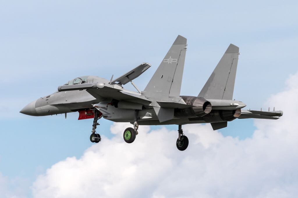 El caza J-10D de China expuestos en el Airshow 2021 en Zhuhai