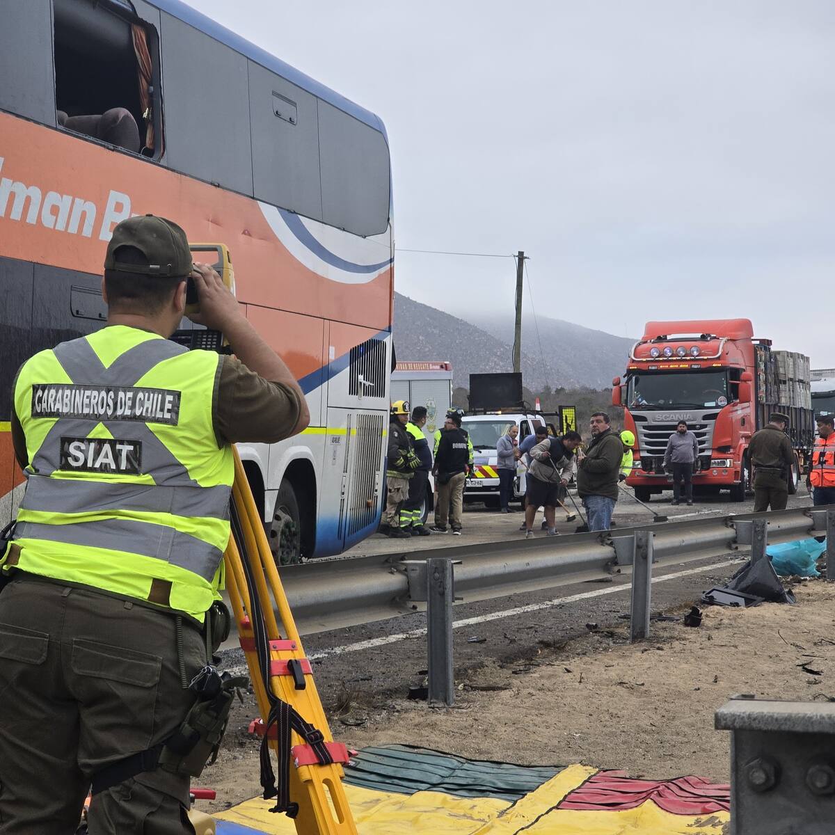 6 personas muertas y 12 en riesgo vital: esto es lo que se sabe sobre el fatal choque de buses en la región de Coquimbo