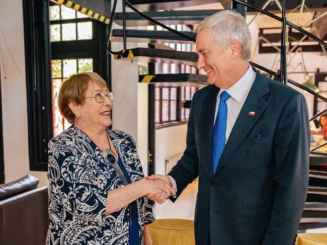 22 de diciembre de 2025/ÑUÑOA
El presidente electo, José Antonio Kast, llega hasta la oficina de la ex presidenta Michelle Bachelet, donde sostendrán una reunión.
FOTO: PRENSA JOSE ANTONIO KAST/AGENCIAUNO