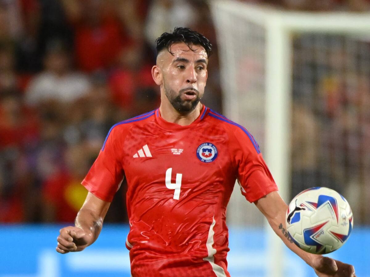 Se aleja de Colo Colo: revelan que Mauricio Isla fue ofrecido a la U y la respuesta de Azul Azul