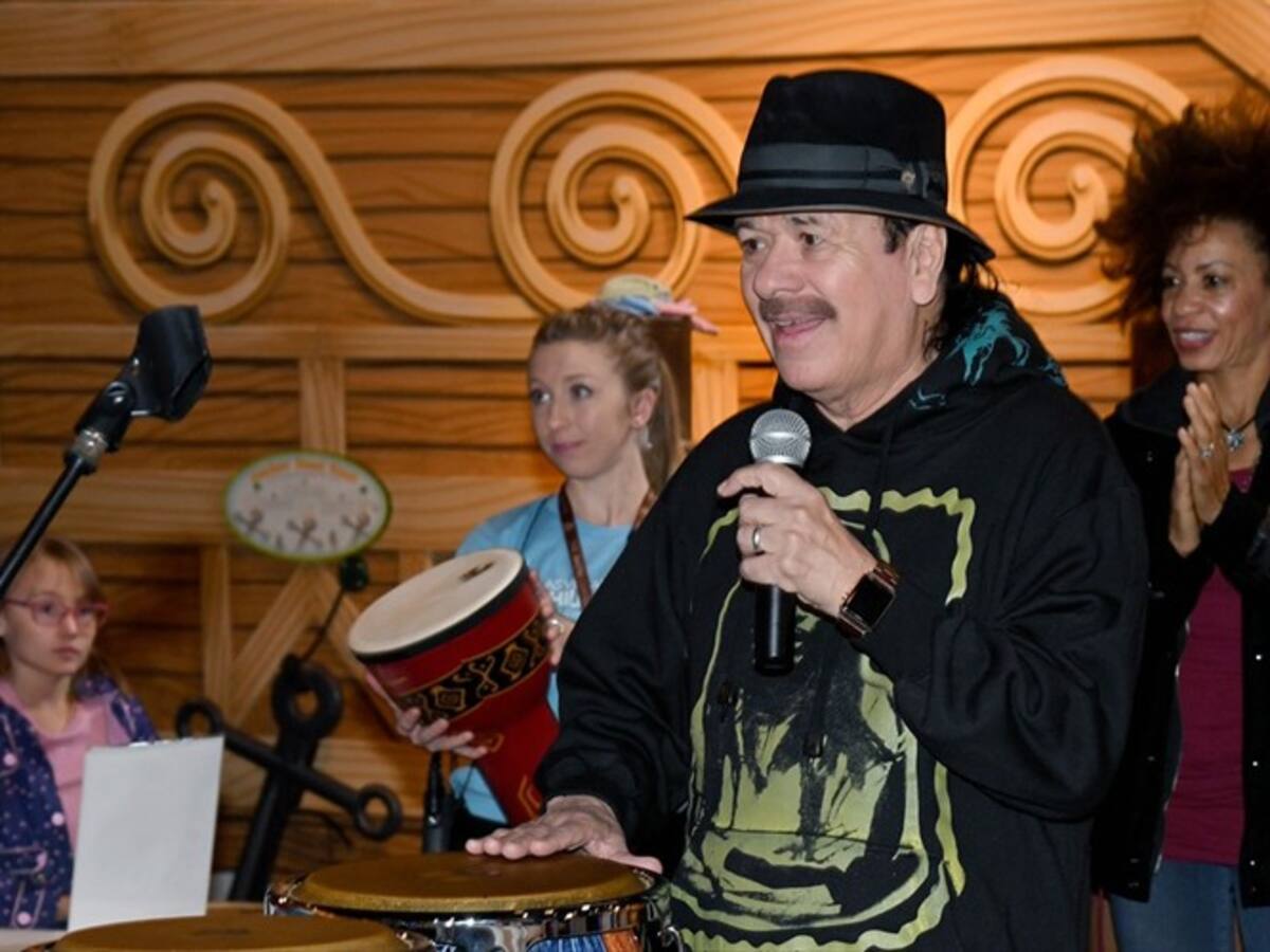 El guitarrista Carlos Santana creará su propia marca de marihuana