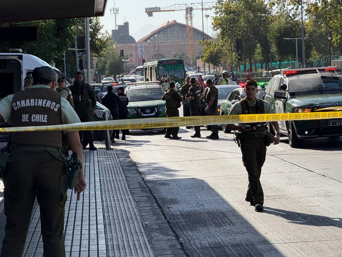 Carabineros dispara y da muerte a hombre que amenazaba a mujer con un cuchillo en Santiago Centro