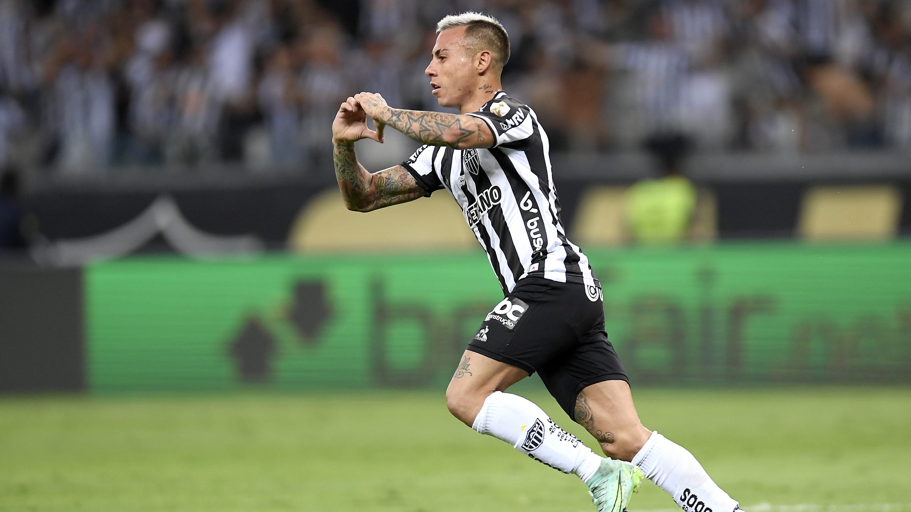 Atlético Mineiro quiere renovar el contrato de Eduardo Vargas