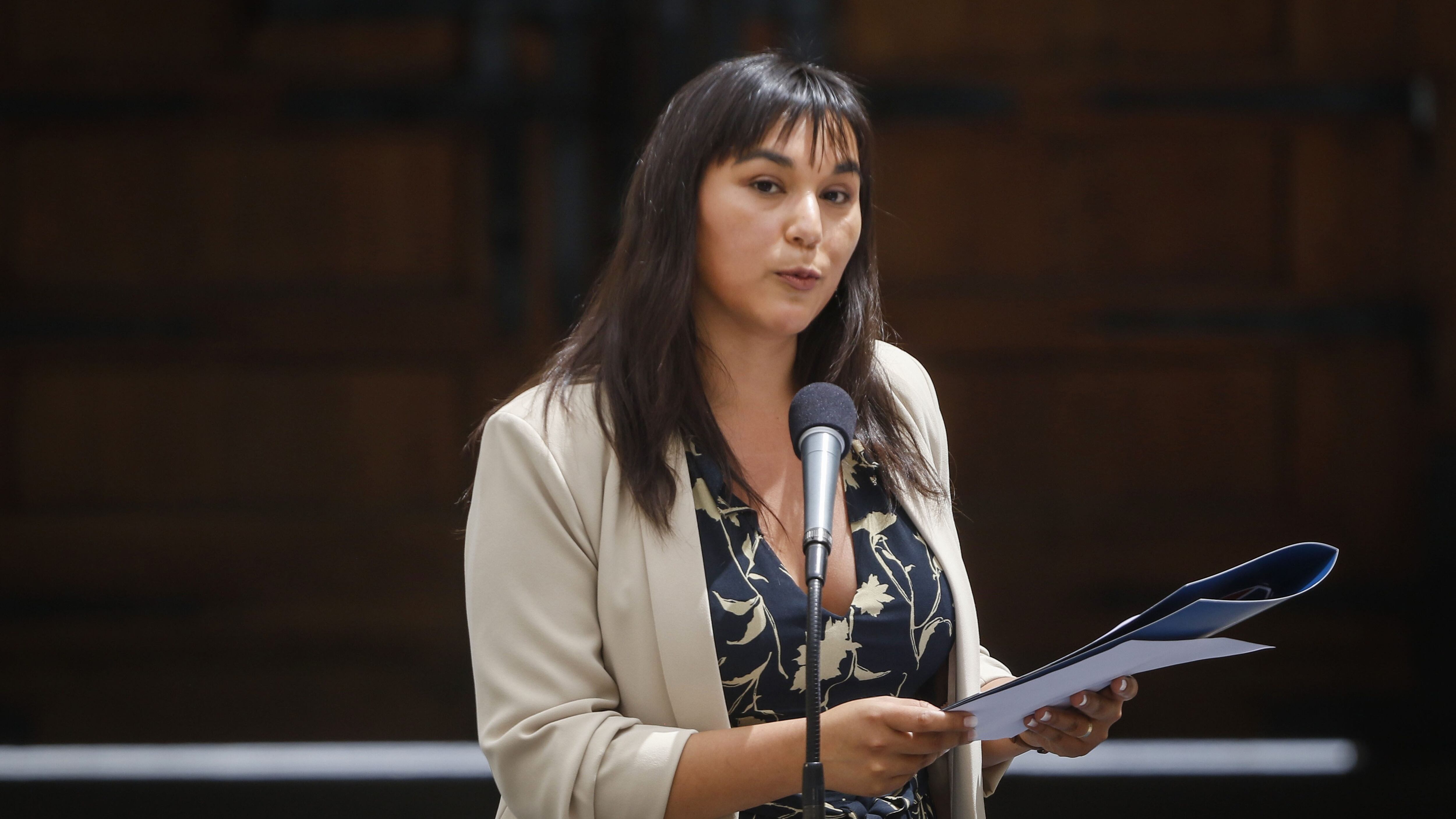 3 de diciembre del 2020/SANTIAGOLa Presidente del colegio Medico, Izkia Siches, habla durante el acto conmemorativo por el día del médico, y se realizará un homenaje a los 19 médicos fallecidos durante la pandemia, en el Palacio de La Moneda.
FOTO: SEBASTIAN BELTRAN GAETE/AGENCIAUNO