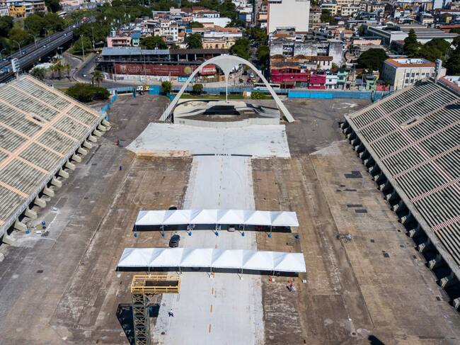 Vista del Sambódromo de Rio que se utiliza como centro de vacunación