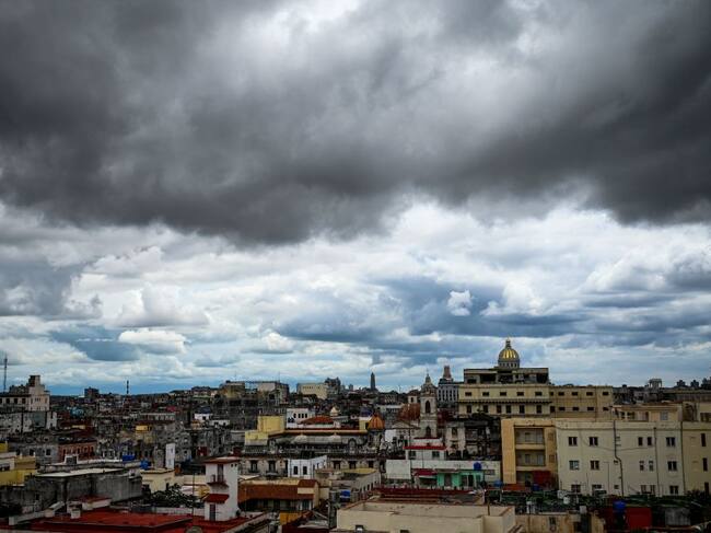 Vista del fenómeno meteorológico desde la ciudad de La Habana