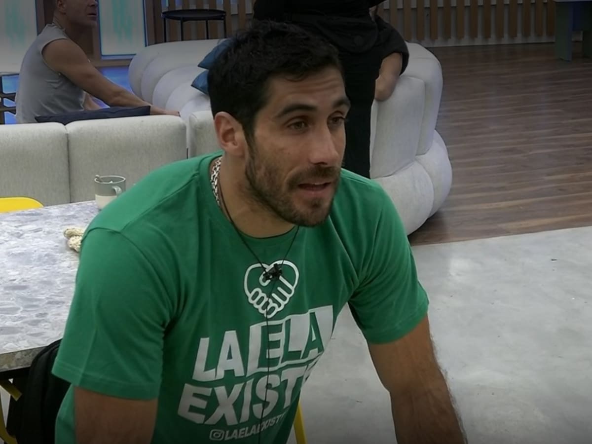 Pedro Astorga explica por qué utiliza una polera que dice “La ELA existe” y revela cuál es su relación con esta enfermedad